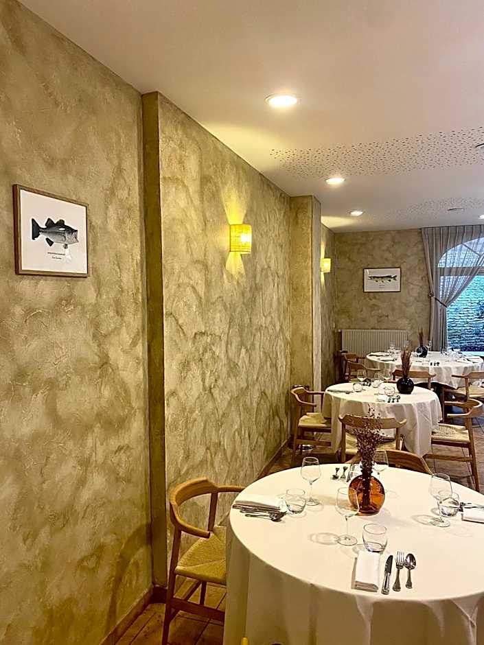 Logis Le Cheval Blanc et Le Clovis