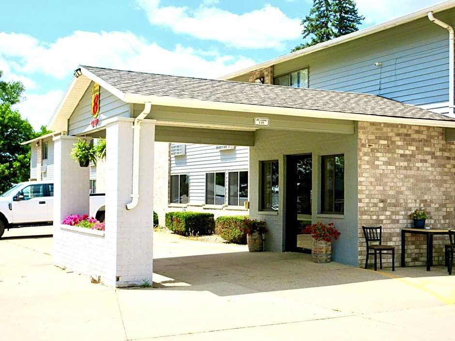 Super 8 by Wyndham Estherville