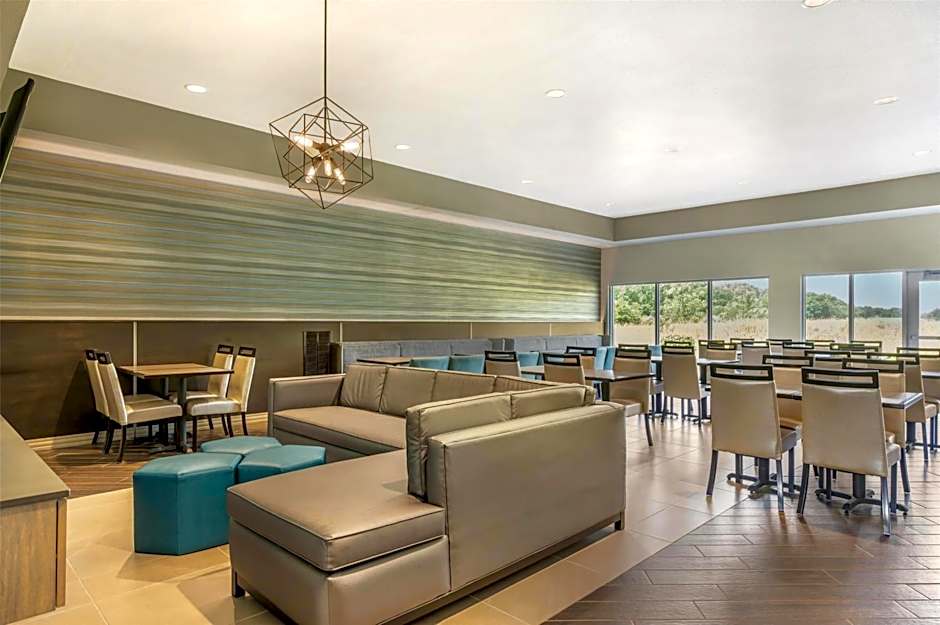 Best Western Plus Parkside Inn & Suites