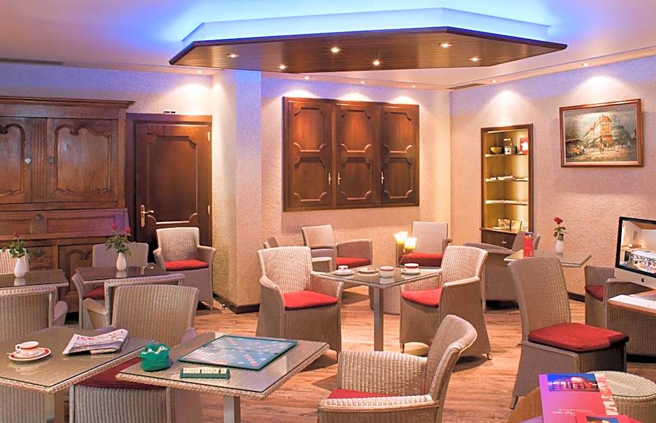 Logis Hostellerie Motel Au Bois Le Sire