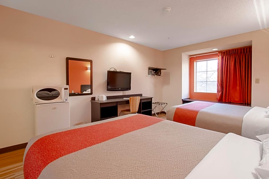 Motel 6-El Paso, TX - Southeast
