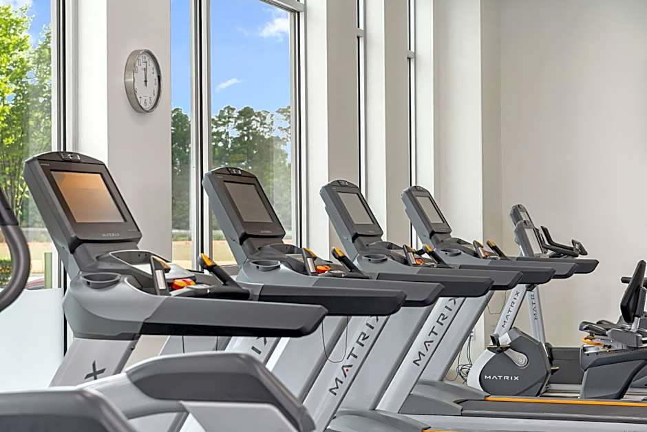 Element Hampton Peninsula Town Center