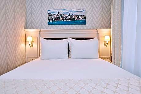 Standard Double Room with Garden (Basement)