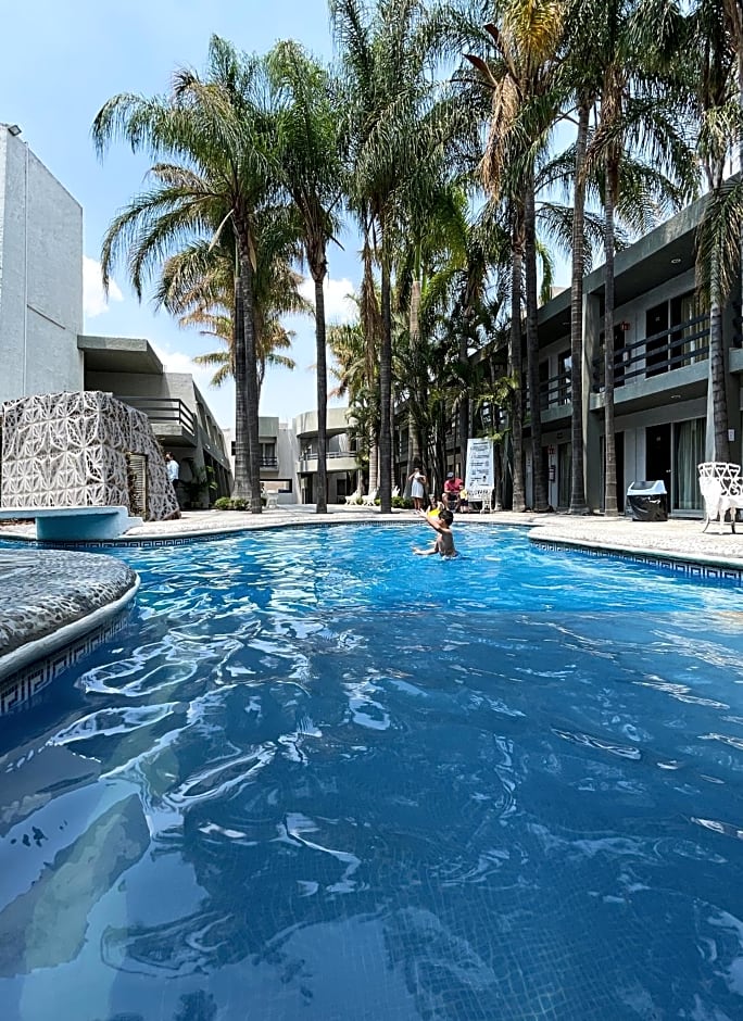 Hotel Suites del Real