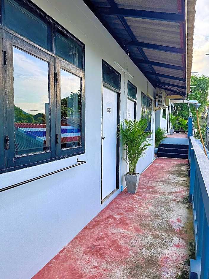 Eclipse Hostel and Bar