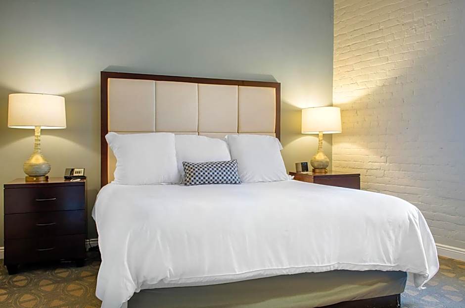 THE RIVERFRONT HOTEL NEW ORLEANS