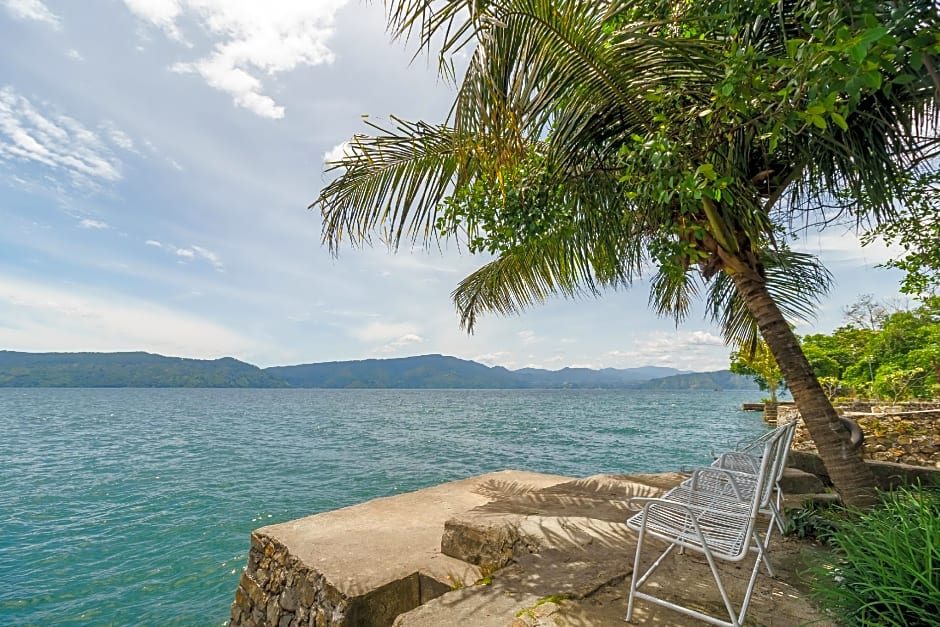 RedDoorz @ Tuktuk Danau Toba