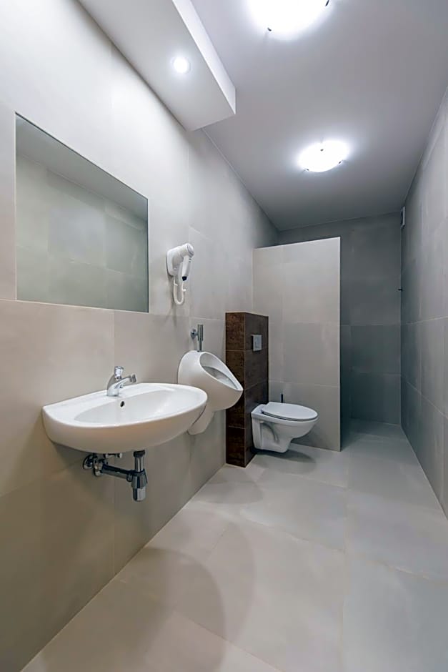 Hostel SMS FREE PARKING