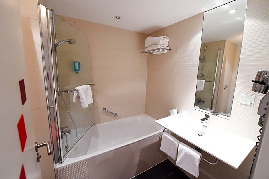 Photo 1 of 1 of Standard 1 Double Bed, Accessible