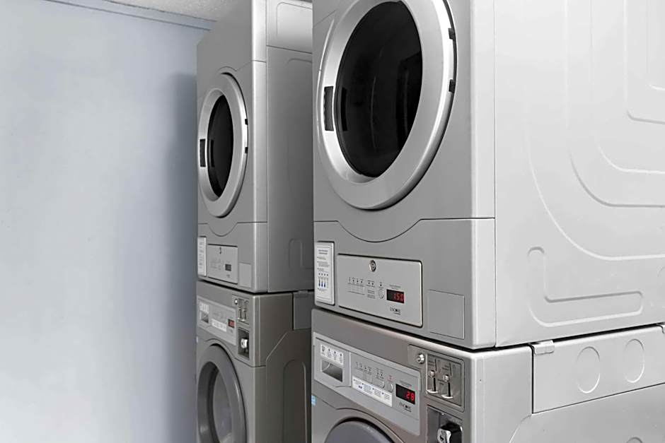 Suburban Studios Brunswick I-95