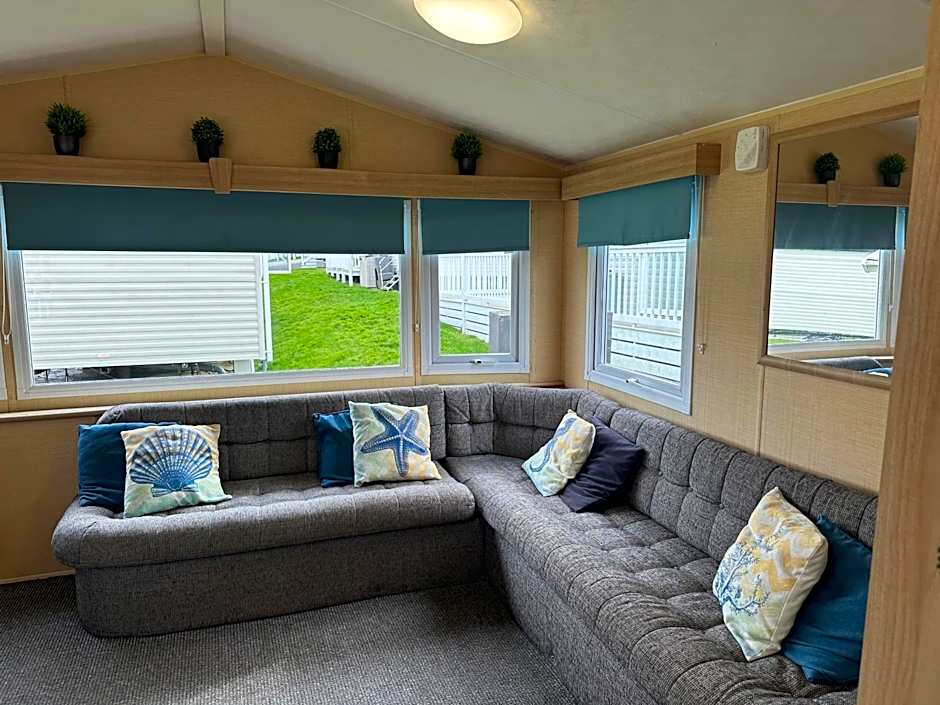 Newquay Bay Porth Caravan - 8 Berth