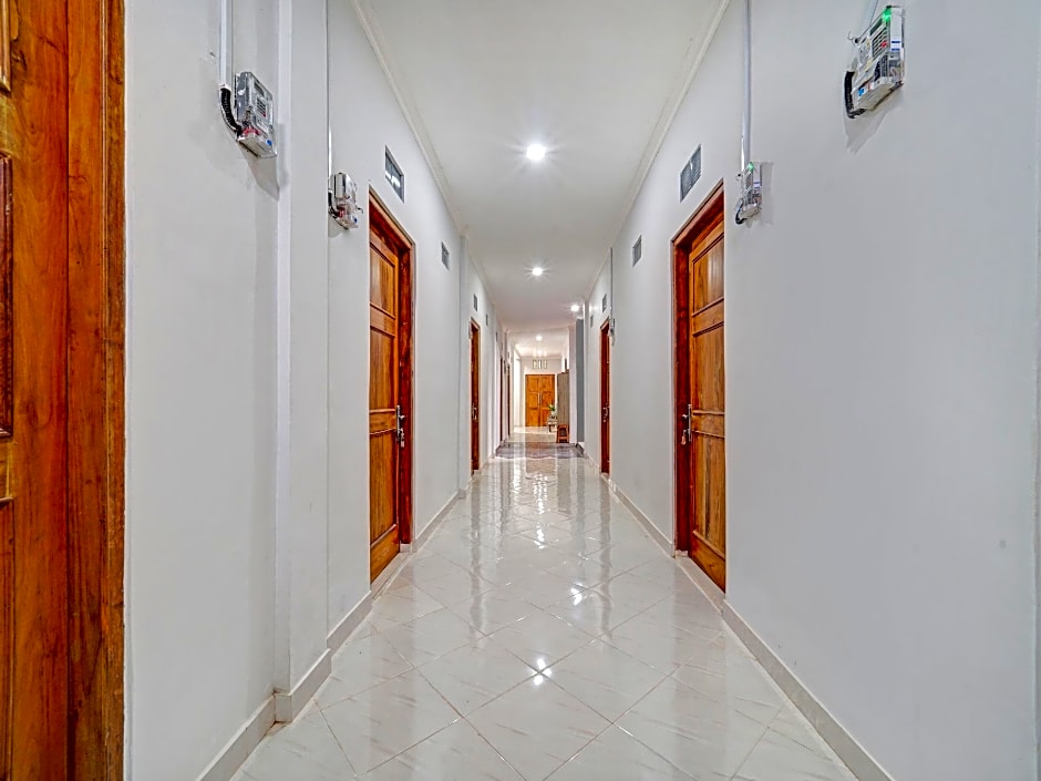 RedDoorz at Omah Candi Sari near Airport YIA