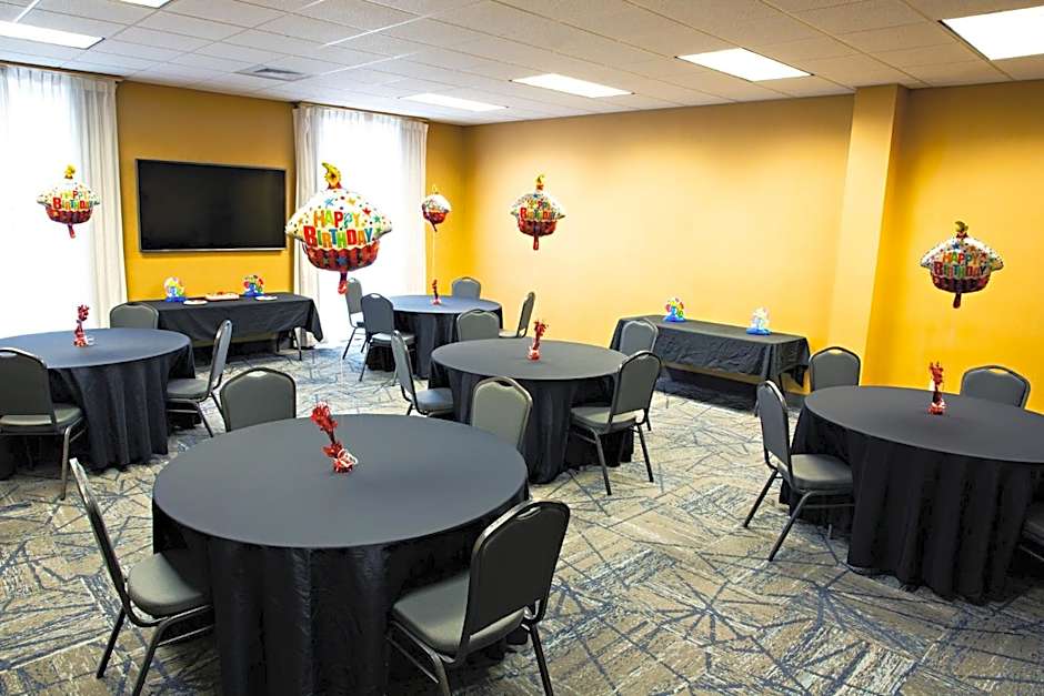 Holiday Inn Express Harrisburg West By IHG