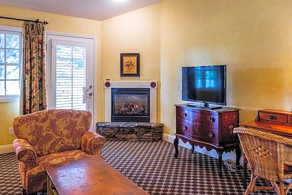 Cambria Pines Lodge