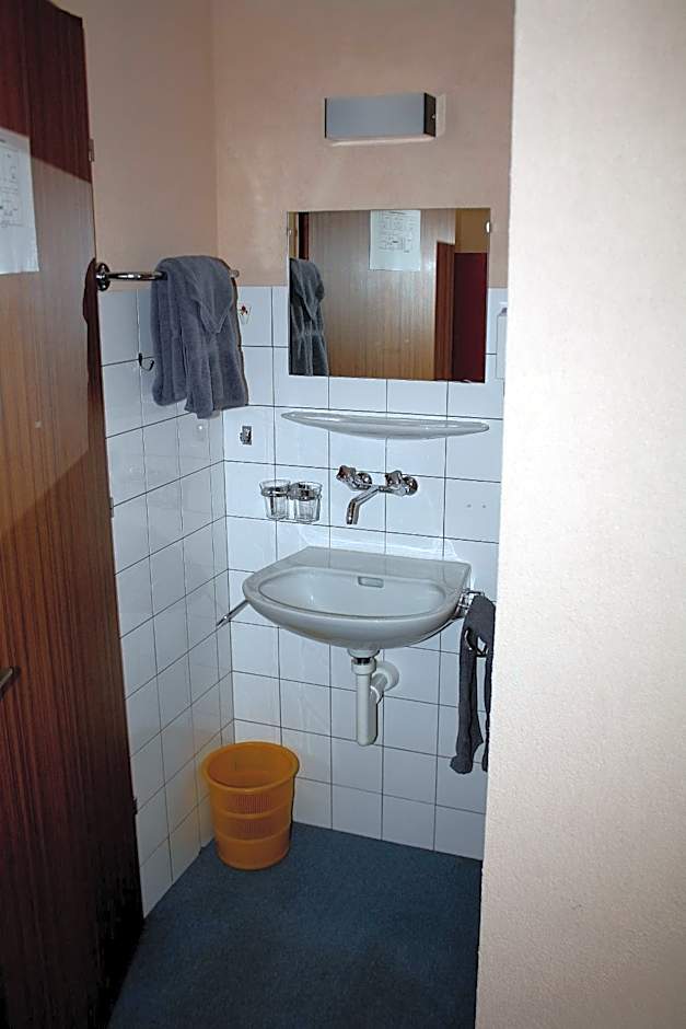 Photo 1 of 1 of Single Room