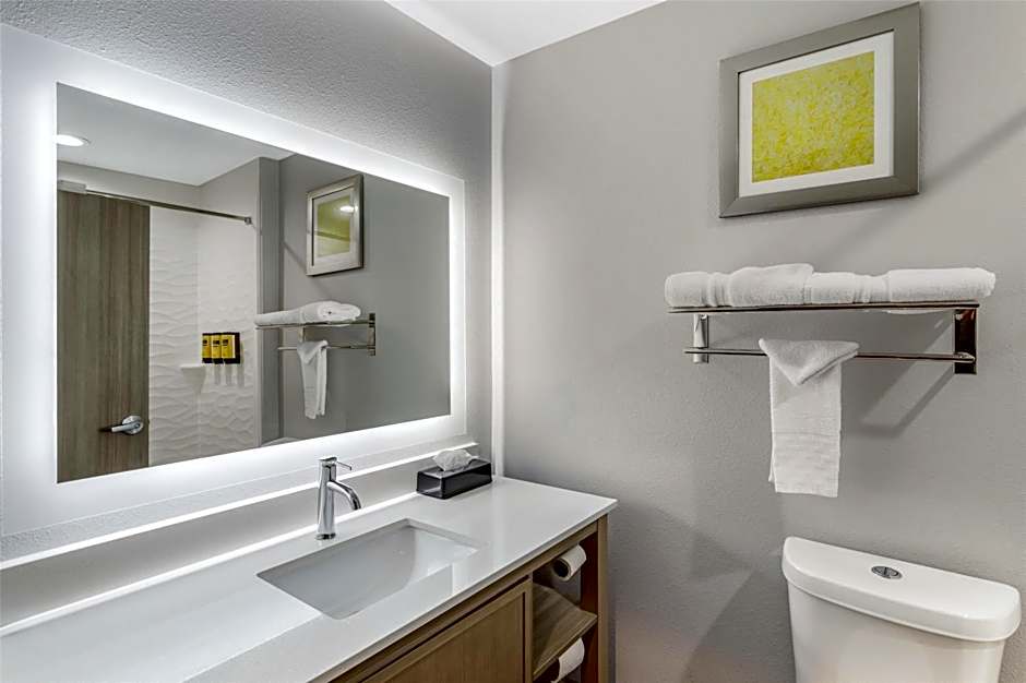 Best Western Plus Mid County