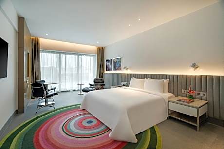 Platinum Club Room - Enjoy 02 hours of complimentary lounge access