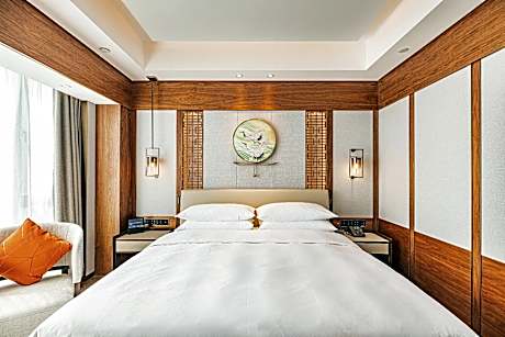 Business King Room