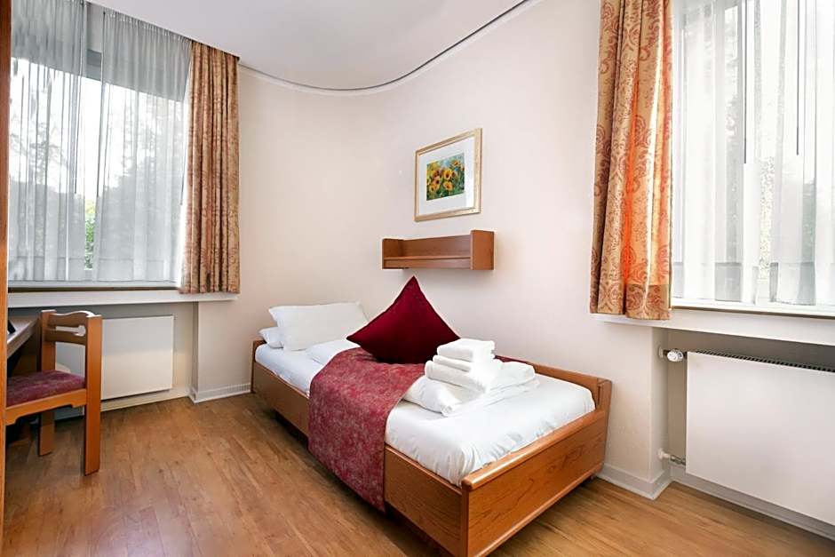 Zur Windmuhle Restaurant - Hotel