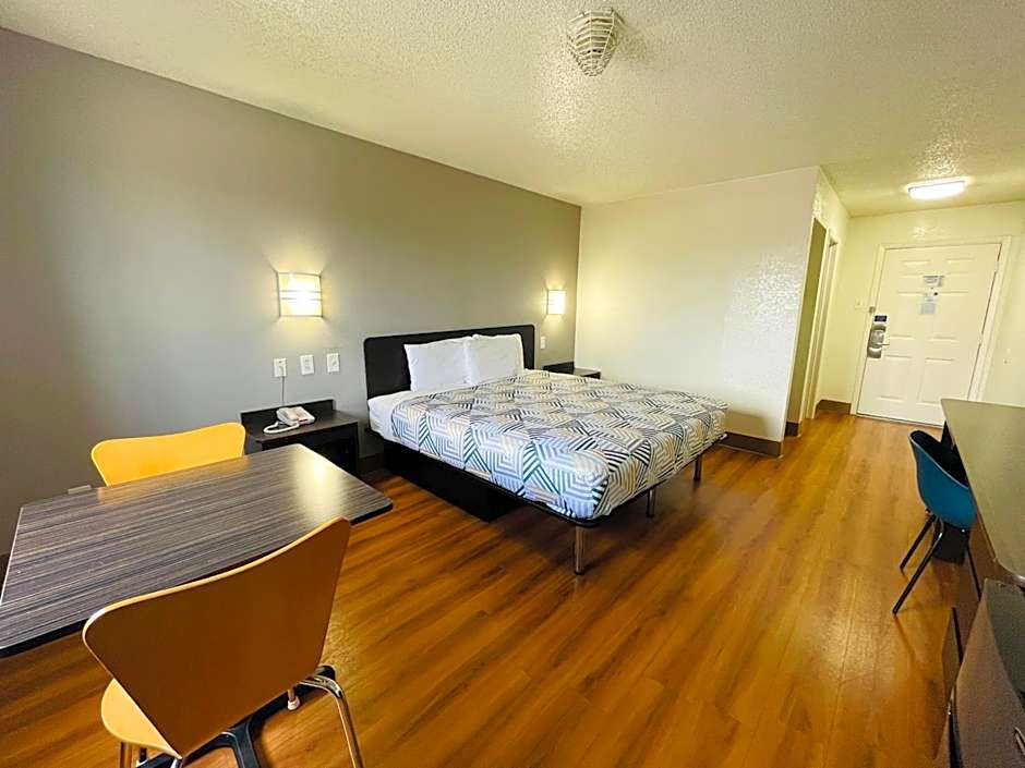 Motel 6-Duncanville, TX - Dallas