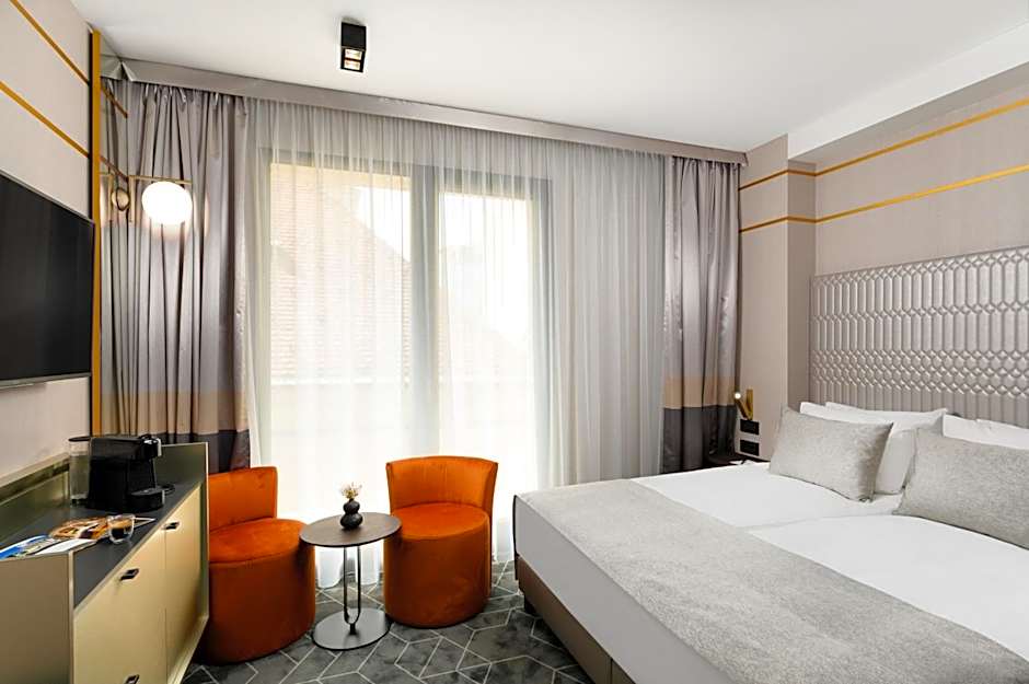 Emerald Hotel by Continental Group