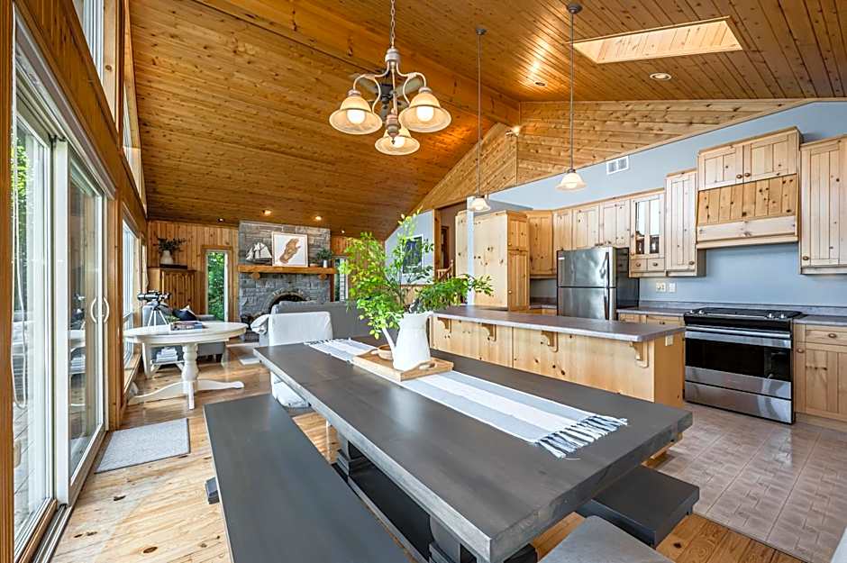 Grotto Escape Unwind at Cameron Lakehouse