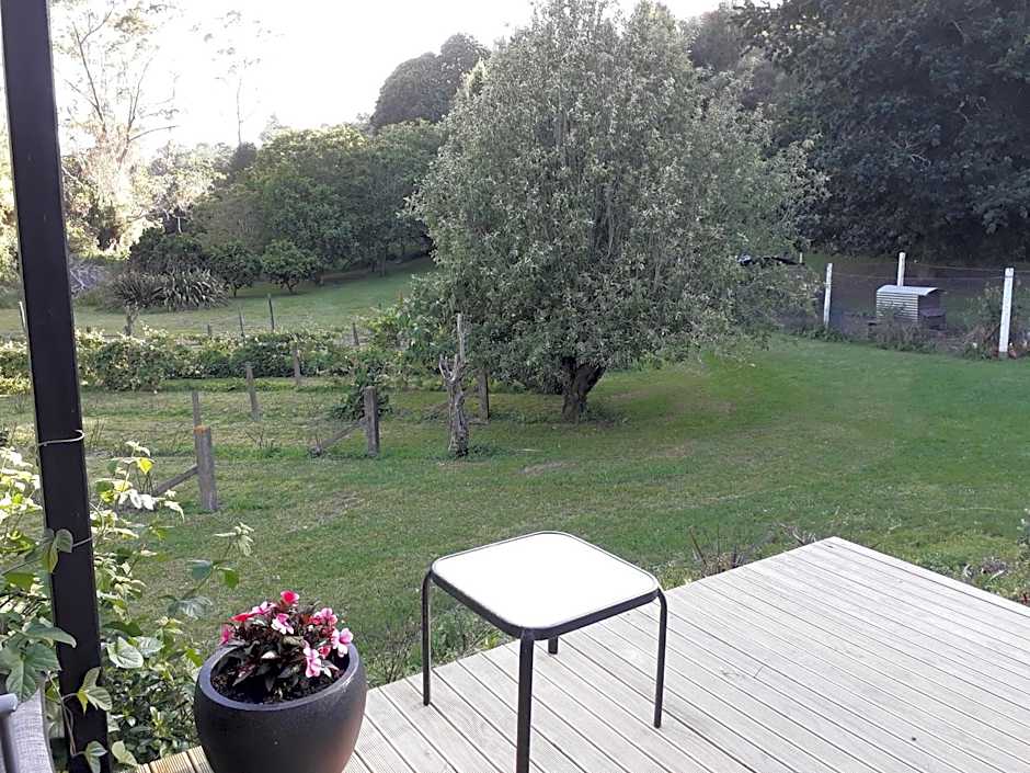 Quirky Woods - Glamping Cabins at Maketu