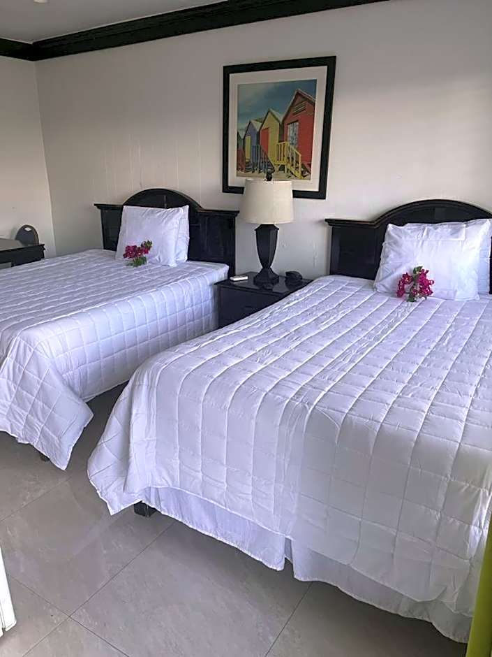 Colony Club Inn & Suites