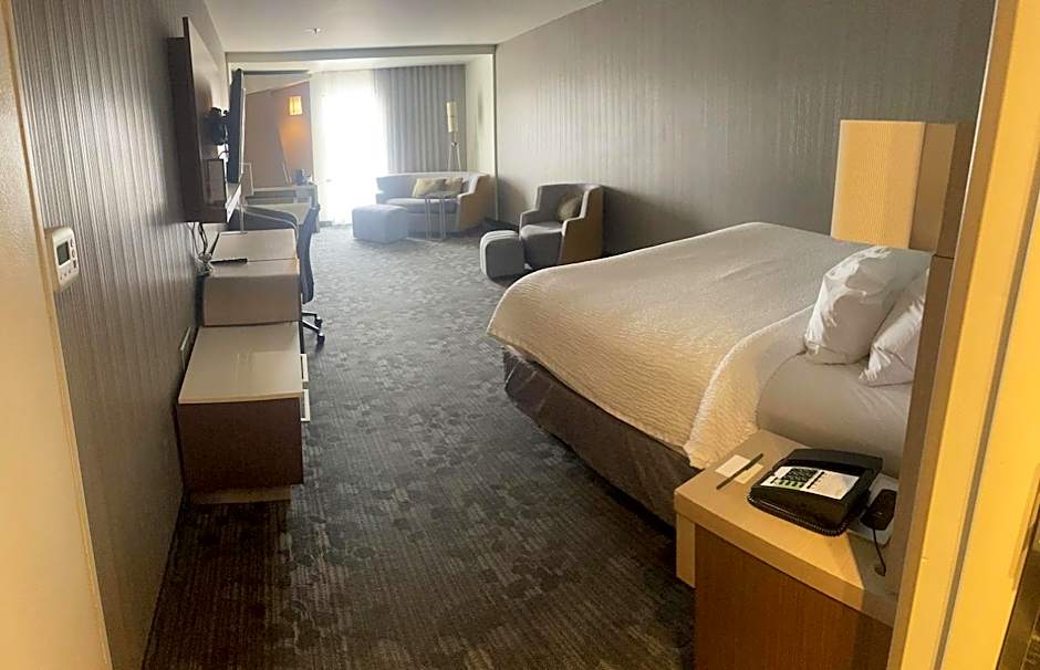 Courtyard by Marriott Bay City