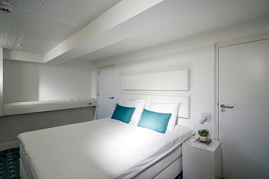 YAYS Amsterdam Salthouse Canal by Numa