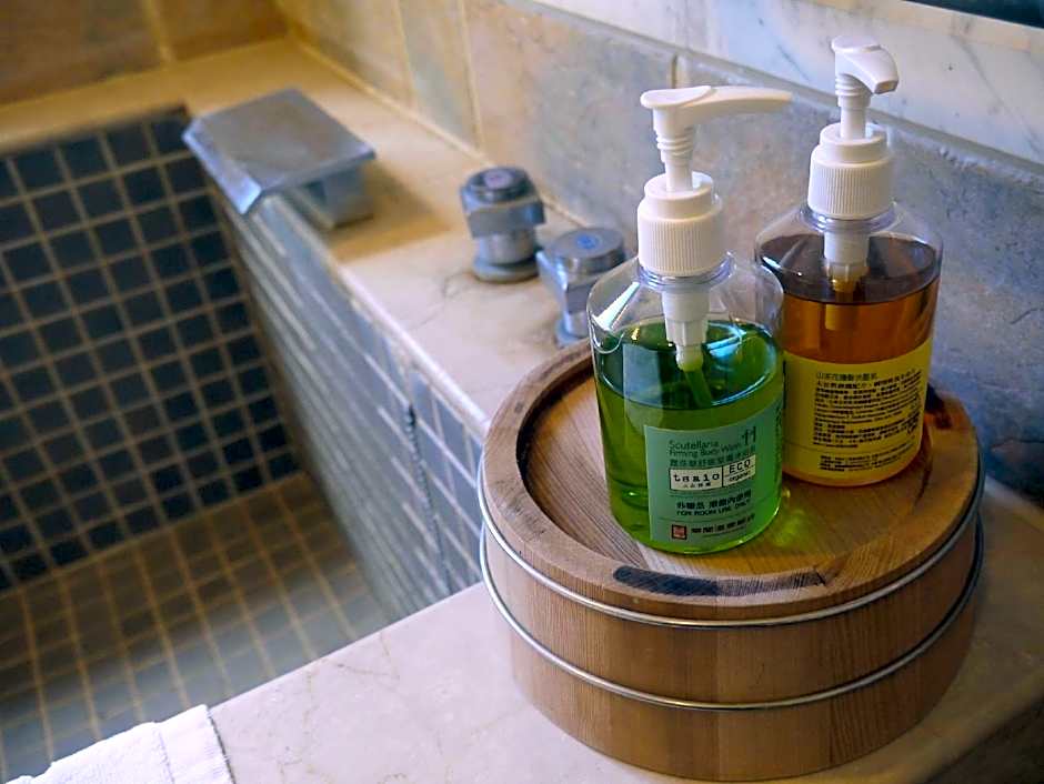 Hua Ge Hot Spring Hotel