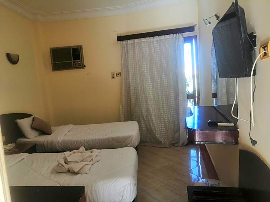 Eiffel Hotel Hurghada