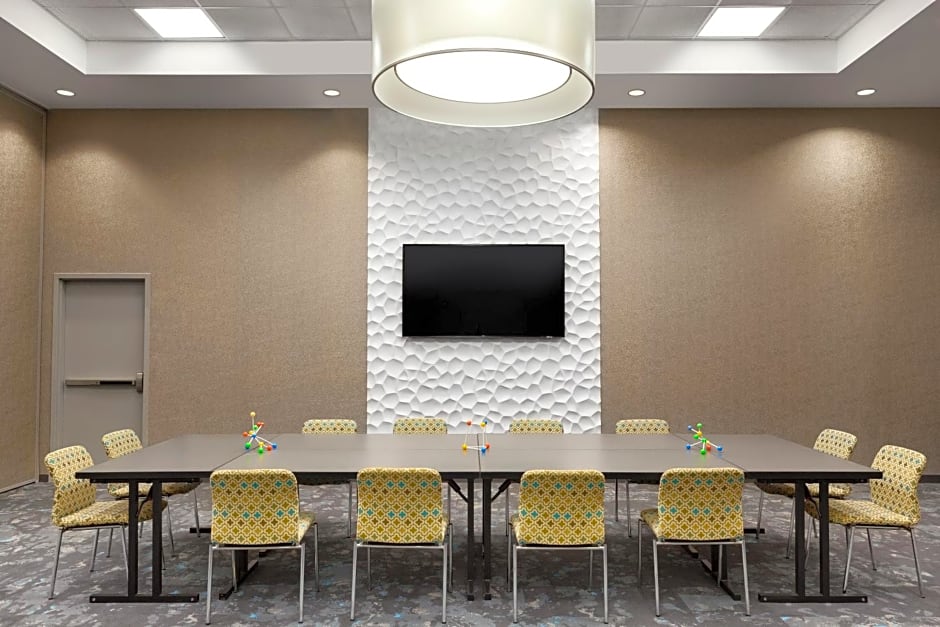 Aloft Jacksonville Tapestry Park