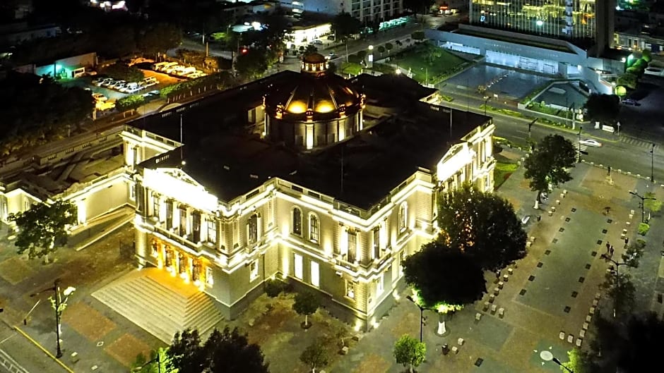 Six Hotel Guadalajara Expiatorio