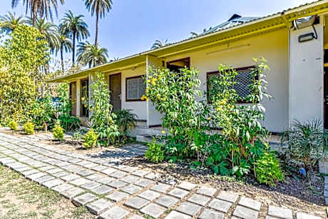 Royal Garden Retreat Resort & Swimming pool