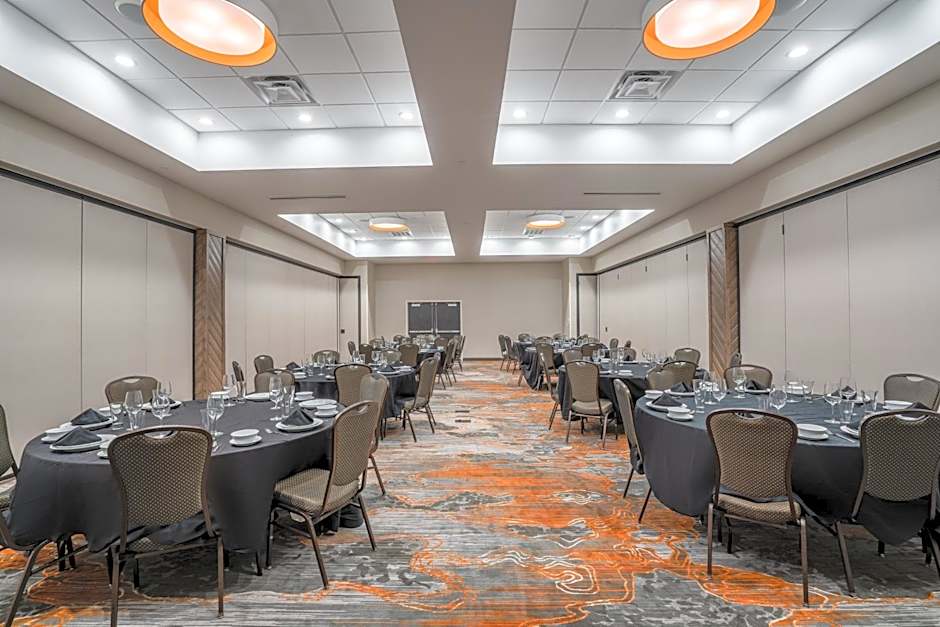 Holiday Inn and Suites Memphis Southeast Germantown By IHG