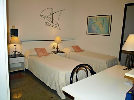 Double or Twin Room with Sea View