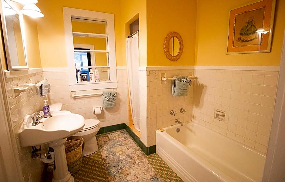 Sweetwater Branch Inn Bed And Breakfast