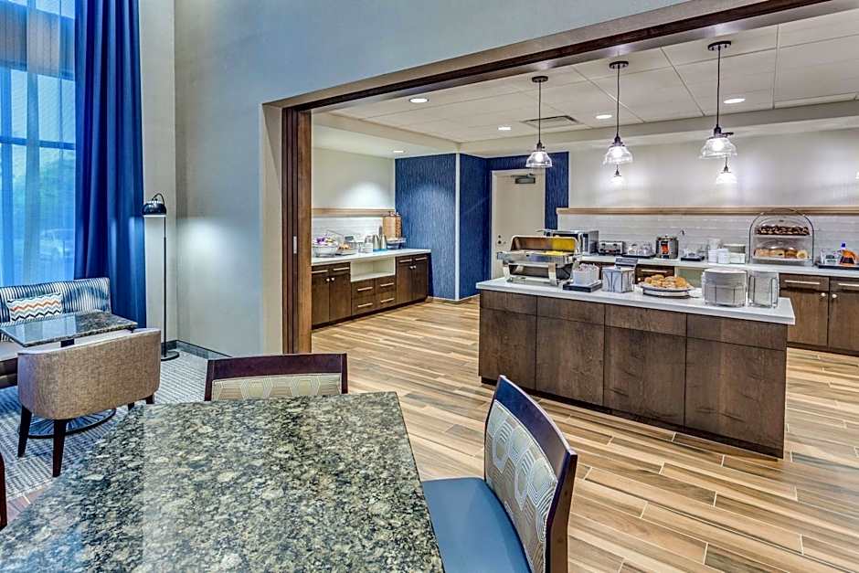 Hampton Inn & Suites Kittery-Portsmouth
