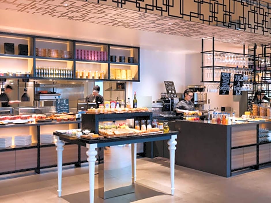 Courtyard by Marriott Shin-Osaka Station