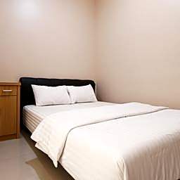 RedDoorz Syariah near Exit Toll Subang