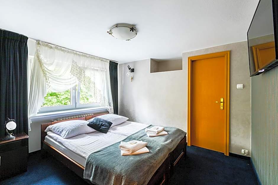 Willa Biały Domek - 600m Krupówki