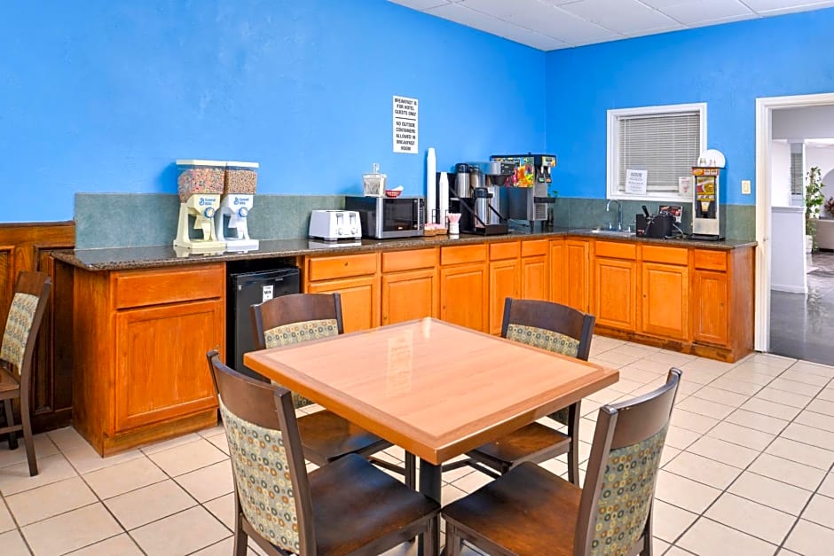Americas Best Value Inn Clute