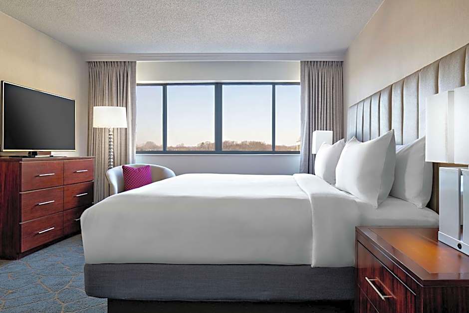 DoubleTree by Hilton Fairfield Hotel & Suites, NJ