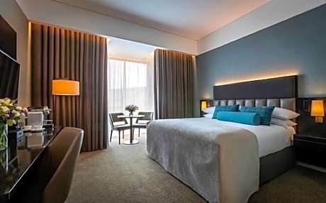 Executive King Bed