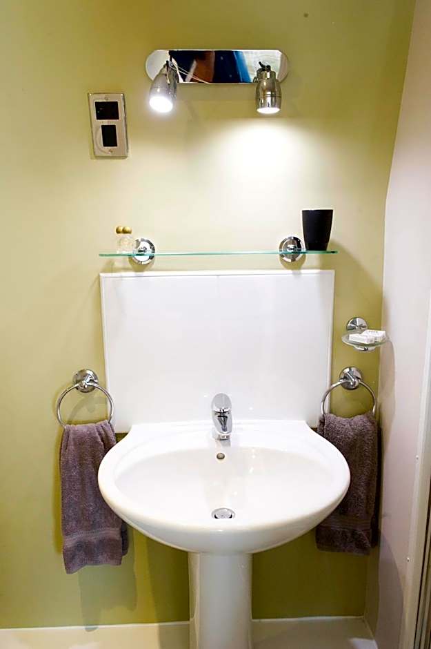 Rose and Crown Hotel