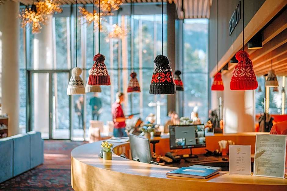 Hotel Nomad