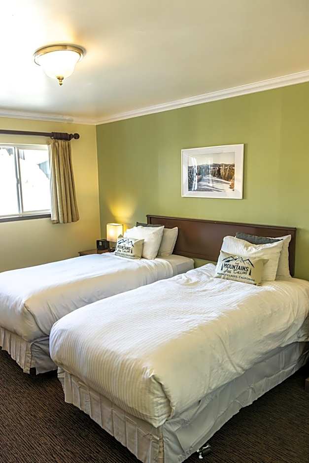 The Mammoth Creek Inn