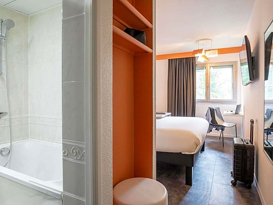Ibis Styles Paris Tolbiac Bibliotheque