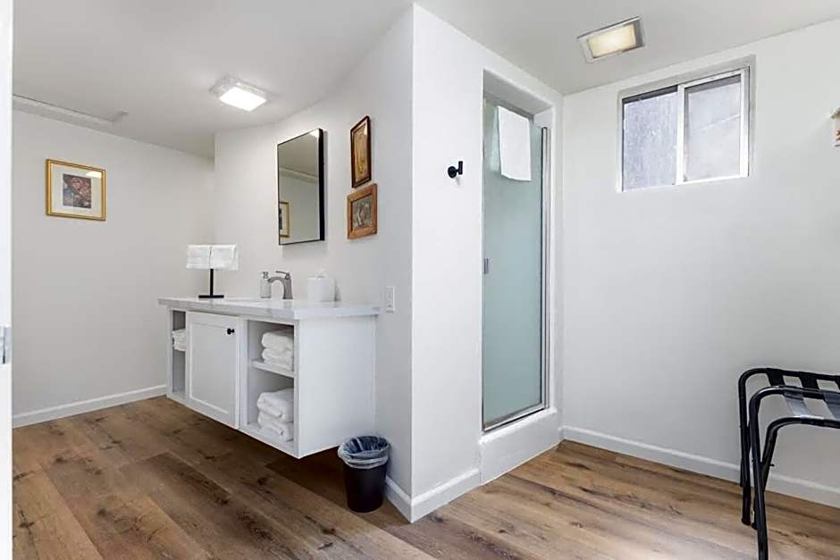 Camp Nelson Lodge Room 2